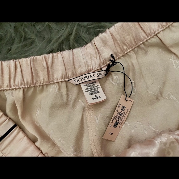 ♡Victoria secret light pink satin pajama shorts - Picture 3 of 3
